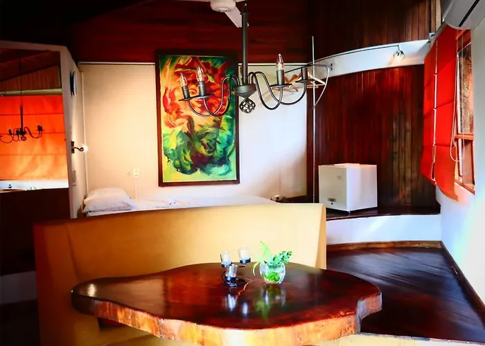 Flying Crocodile Hotel 3*